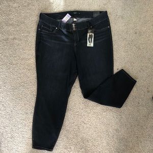 3 Button Zip Closure Dark Wash Denim Jegging